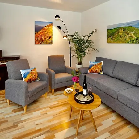 FeWo „Im Tal der roten Traube“ Apartment *